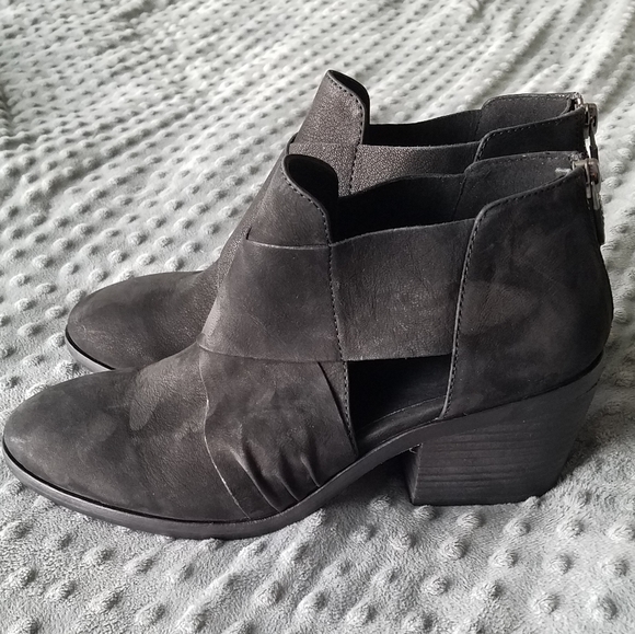 NWOB Eileen Fisher Walt Cross Strap Black Bootie - Picture 9 of 9